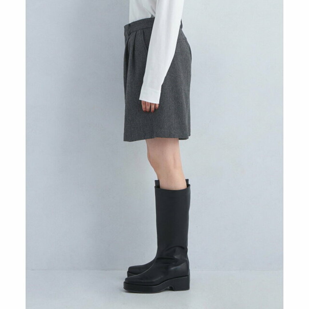 UNITED ARROWS green label relaxing(ユナイテッドアローズグリーンレーベルリラクシング)の【MD.GRAY】【34】<LE GLAZIK>タック ショートパンツ ミディアムグレー レディースのパンツ(その他)の商品写真