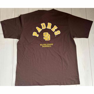 メジャーリーグベースボール(MLB)の新品　大きいサイズ　4L MLB パドレス　半袖Tシャツバックプリント②(Tシャツ/カットソー(半袖/袖なし))
