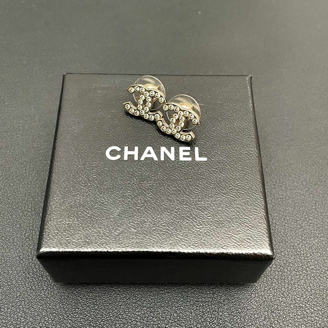 良品 シャネル ココマーク ピアス 06A ラインストーン アイコン シルバー CHANEL - 良品 シャネル ココマーク ピアス 06A ラインストーン
