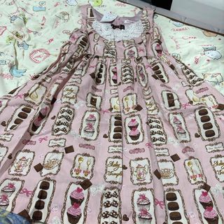 シャーリーテンプル(Shirley Temple)のShirley Temple＊プチショコラトリープリントジャンパースカート(ひざ丈ワンピース)