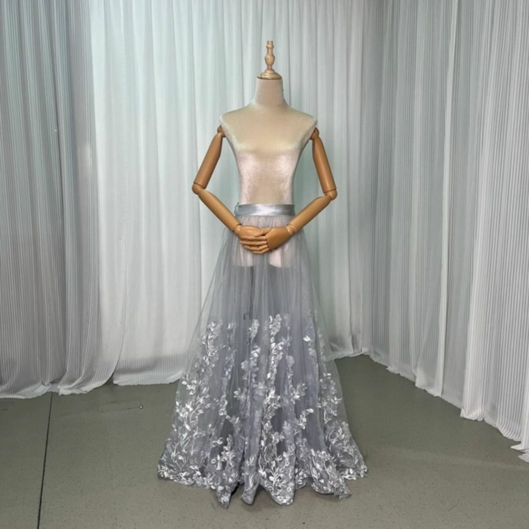 送料無料！大人気上昇ウエディングドチュールスカート 薄シルバー リーフ刺繍花嫁