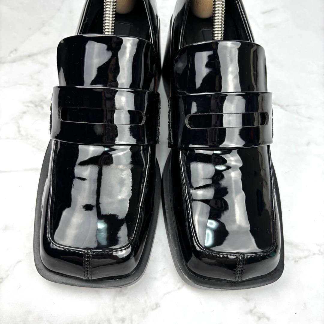 ZARA(ザラ)の【美品】ZARA ザラ エナメル コインローファー 23.5 ブラック レディースの靴/シューズ(ローファー/革靴)の商品写真