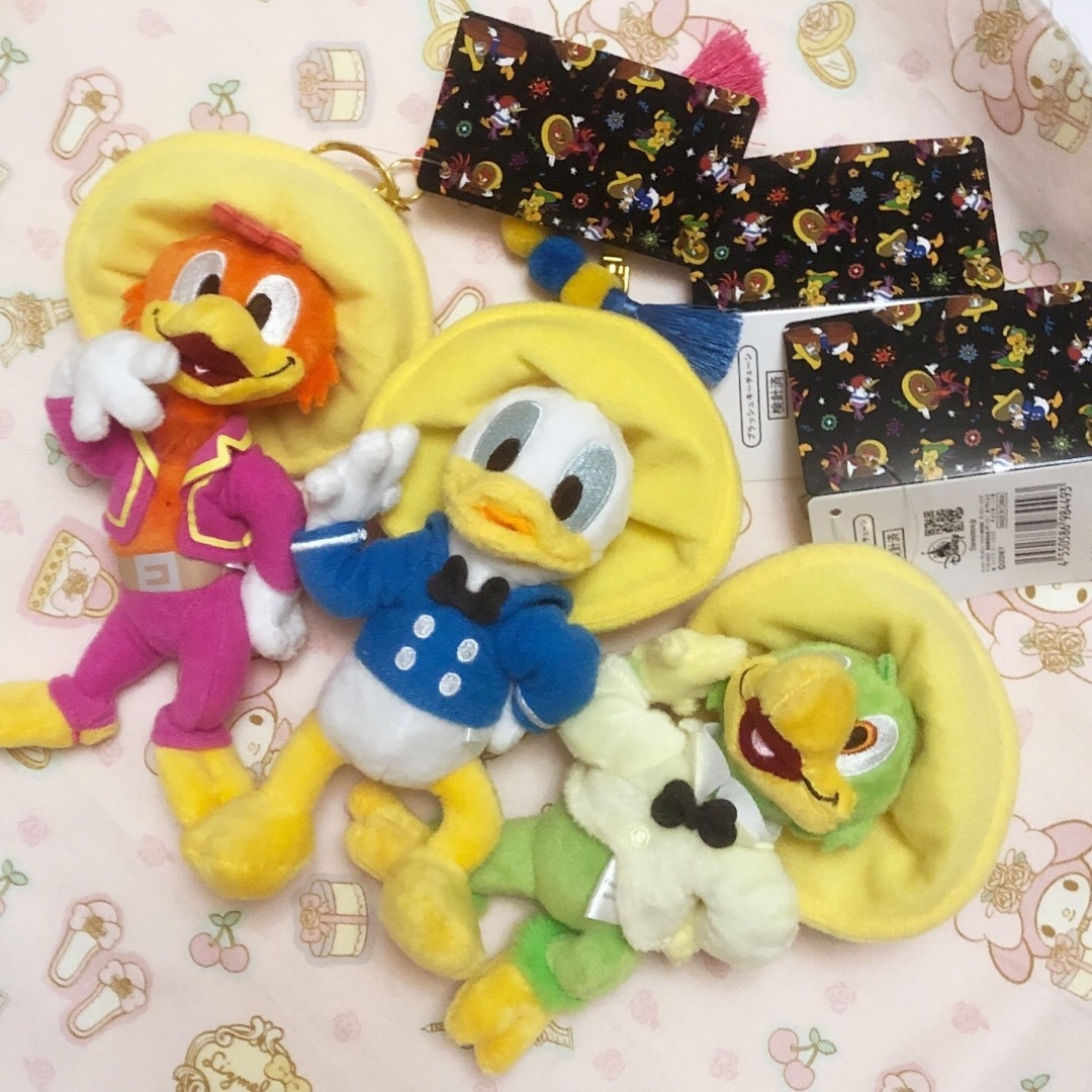 Disney(ディズニー)のディズニー♡三人の騎士♡ドナルド♡新品タグ付き エンタメ/ホビーのおもちゃ/ぬいぐるみ(キャラクターグッズ)の商品写真