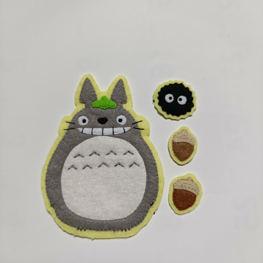 トトロ風 フェルトワッペン ハンドメイドの素材/材料(その他)の商品写真