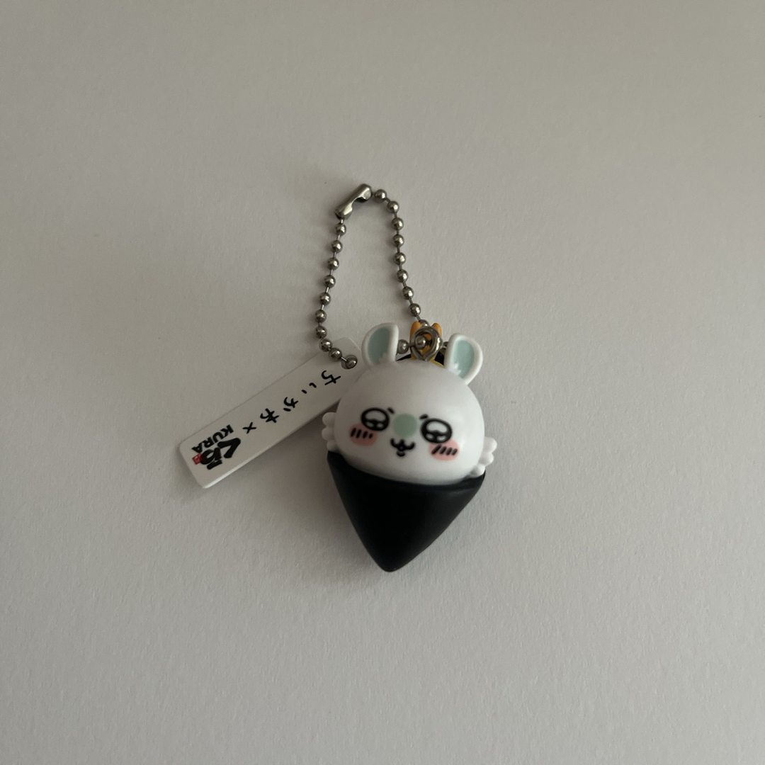ちいかわ(チイカワ)のちいかわ くら寿司 ビッくらぽん モモンガ キーホルダー エンタメ/ホビーのおもちゃ/ぬいぐるみ(キャラクターグッズ)の商品写真