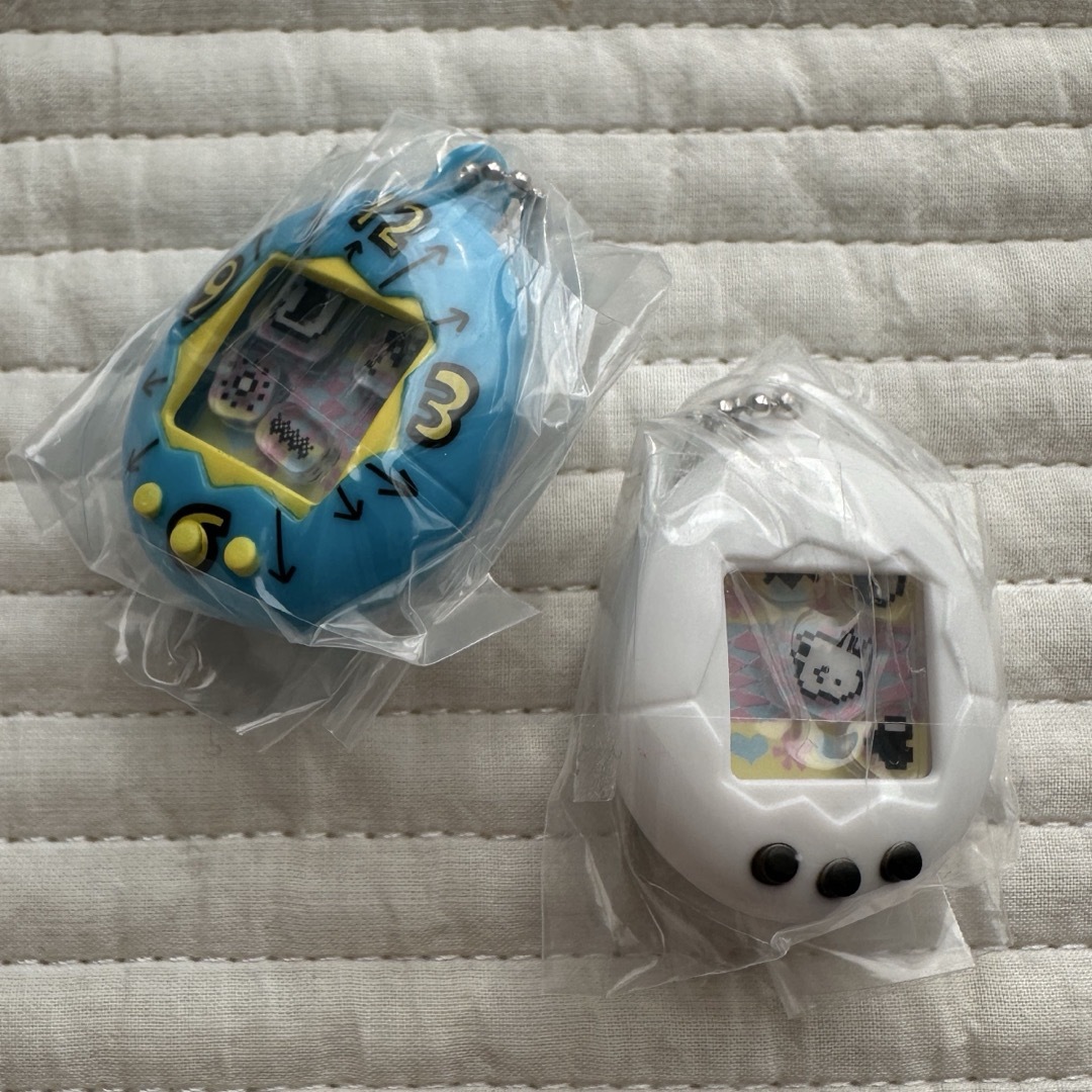 BANDAI(バンダイ)のたまごっち シャカシャカチャームコレクション エンタメ/ホビーのおもちゃ/ぬいぐるみ(キャラクターグッズ)の商品写真