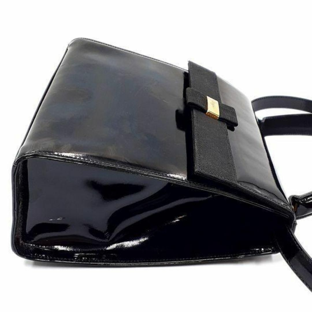 Salvatore Ferragamo(サルヴァトーレフェラガモ)のサルヴァトーレフェラガモ ハンドバッグ ショルダーバッグ 鞄 2WAY パテント レディースのバッグ(ハンドバッグ)の商品写真