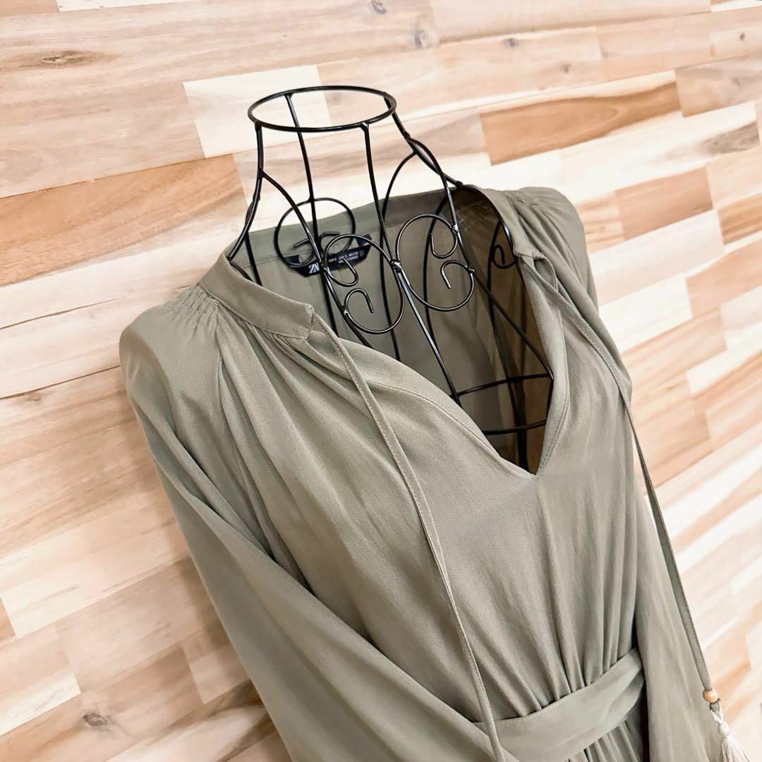 【ザラ】Vネック ロング ワンピース グラデーション タッセル リゾートSカーキ ZARA - 【ザラ】Vネック ロング ワンピース グラデーション