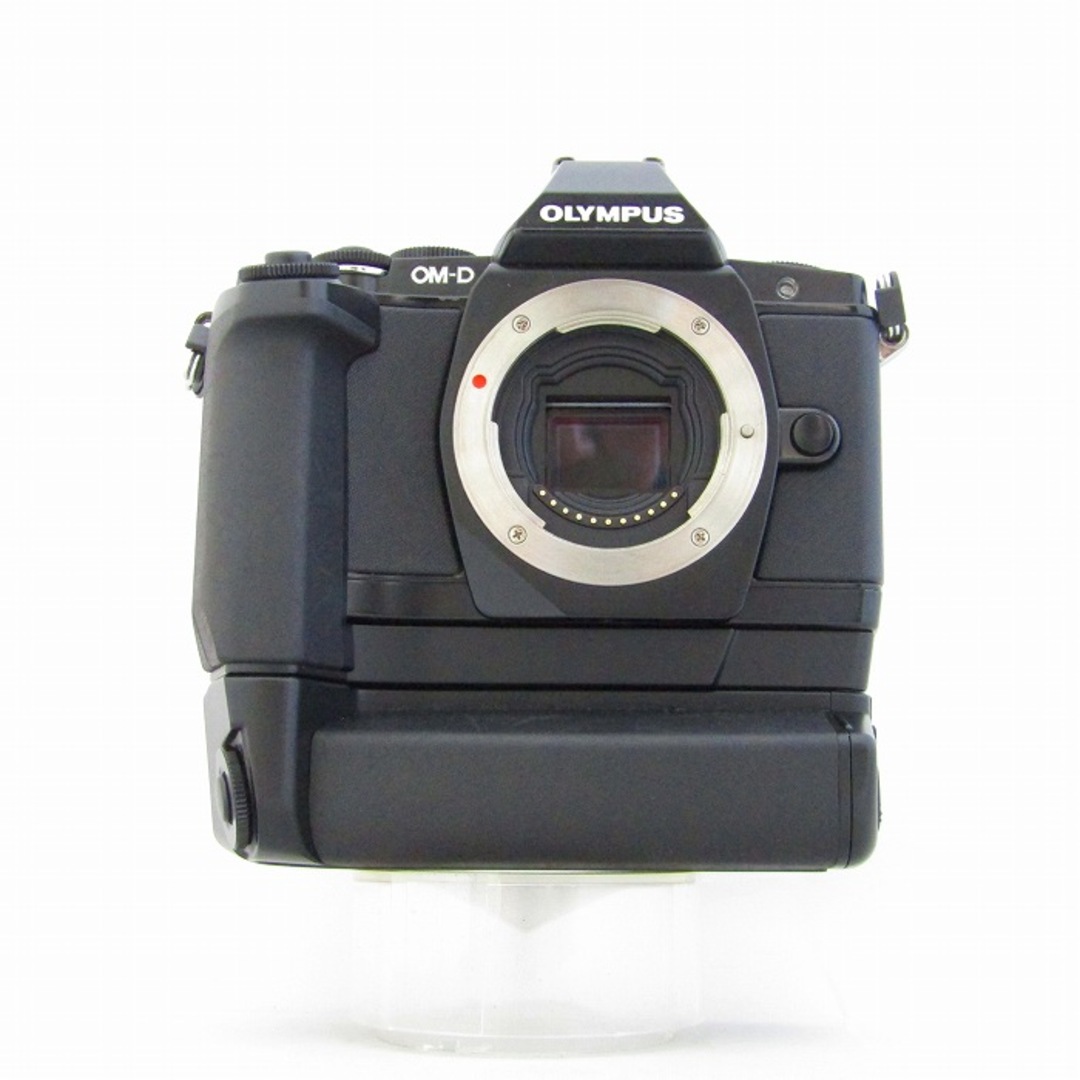 OLYMPUS(オリンパス)の【中古】(オリンパス) OLYMPUS OM-D E-M5 ブラツク+HLD-6G スマホ/家電/カメラのカメラ(コンパクトデジタルカメラ)の商品写真