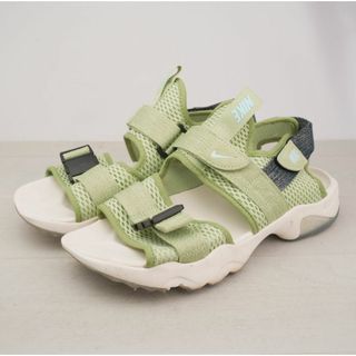 ナイキ(NIKE)の美品 NIKE CANYON SANDAL　27cm　グリーン　スポーツサンダル(サンダル)