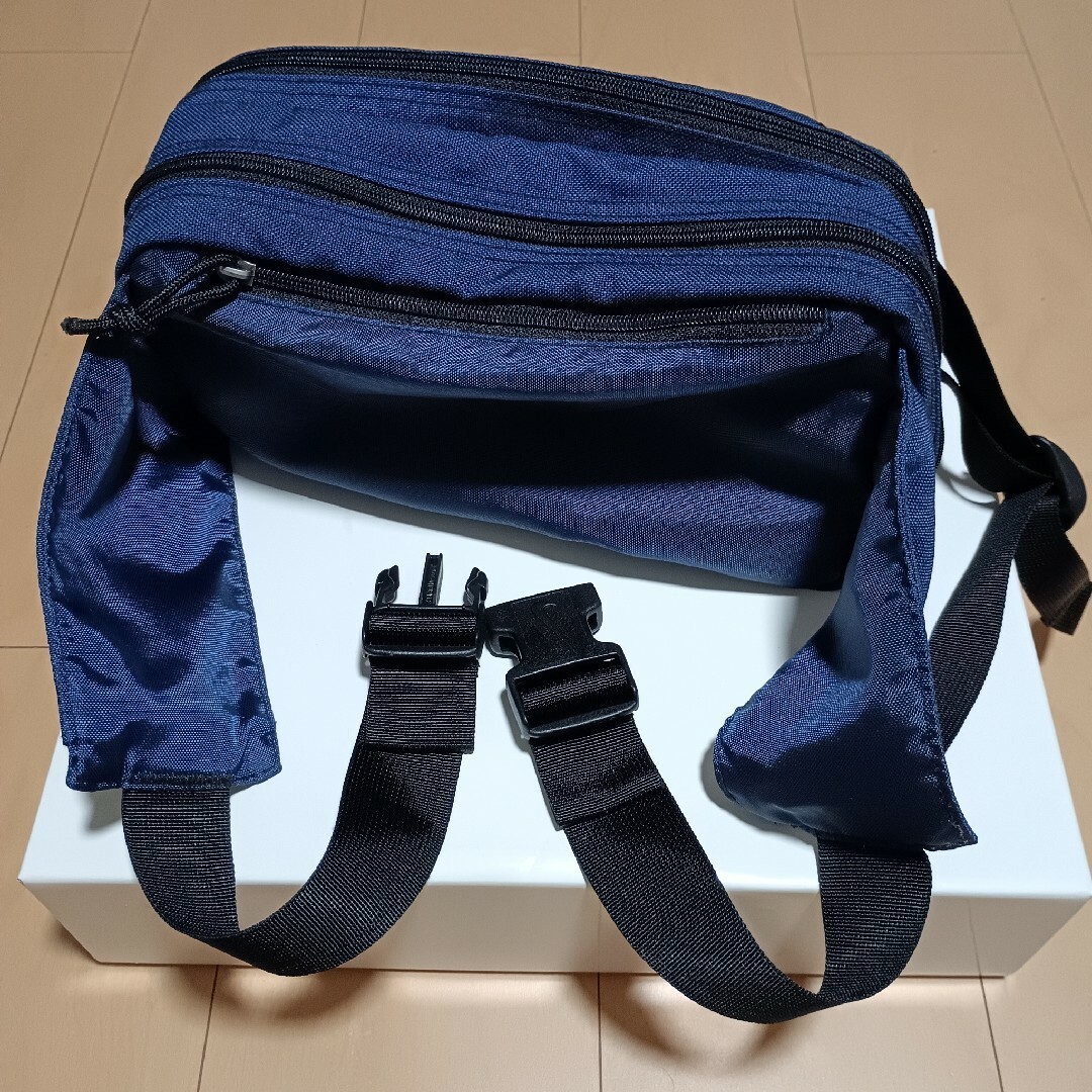 NIKE(ナイキ)の美品 NIKE ボディ バッグ ネイビー/ブラック  ビンテージ 90’s銀タグ メンズのバッグ(ボディーバッグ)の商品写真