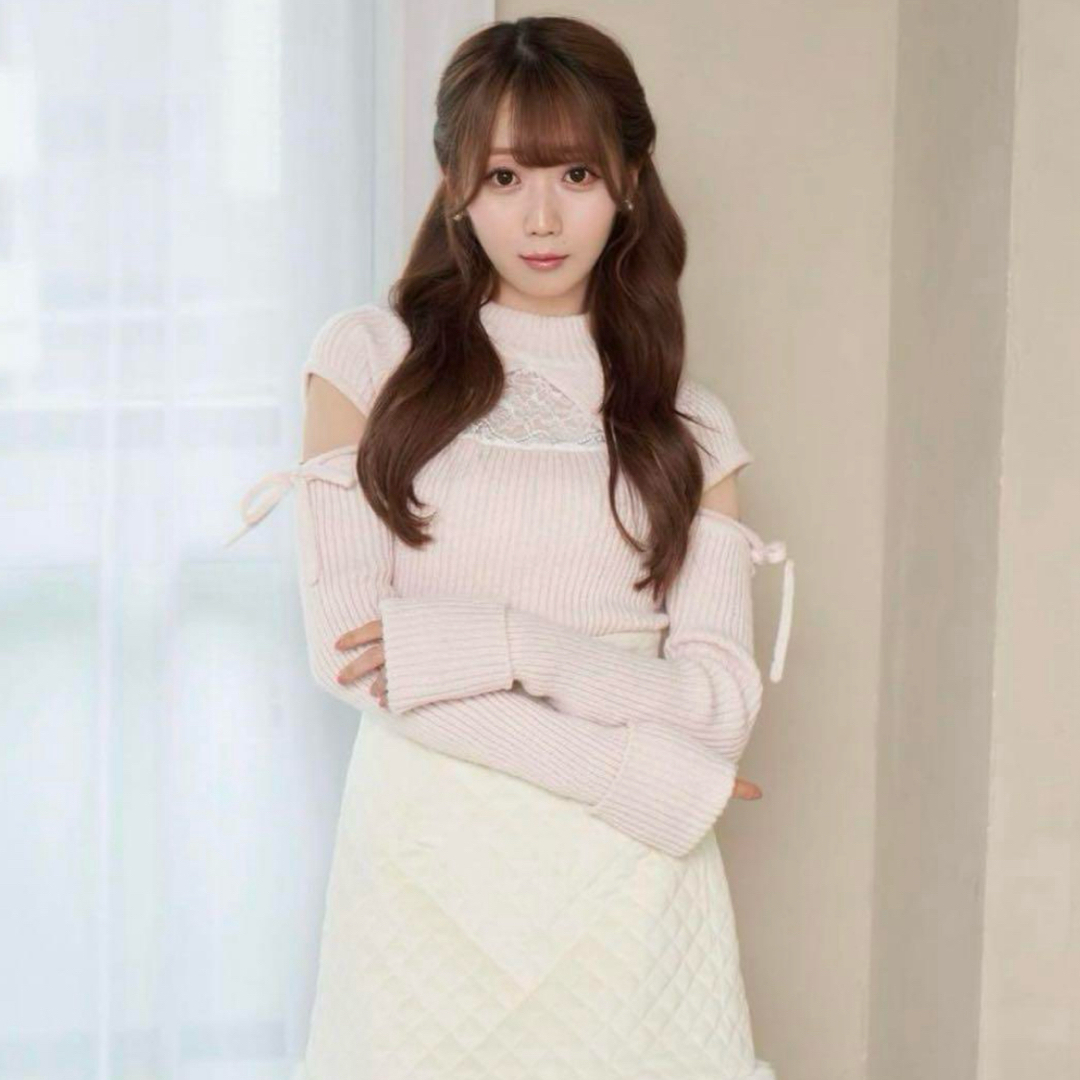 RoseMuse cut out lace point knit tops レディースのトップス(ニット/セーター)の商品写真