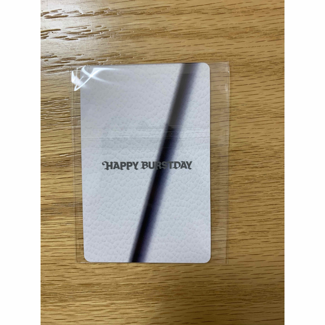 SEVENTEEN(セブンティーン)のSEVENTEEN   HAPPY BURSTDAY トレカ　バーノン  エンタメ/ホビーのタレントグッズ(アイドルグッズ)の商品写真
