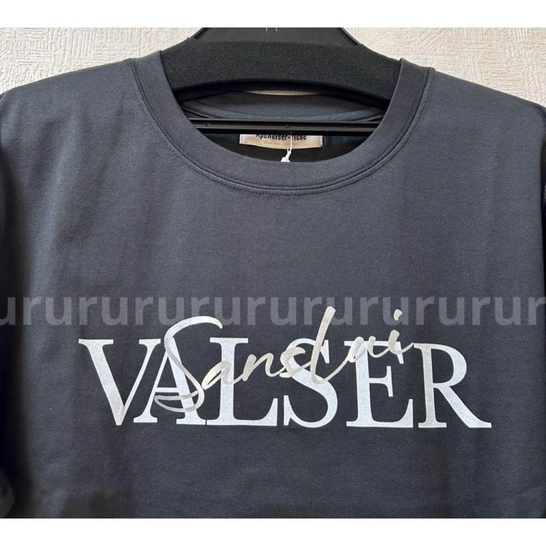 Apuweiser-riche(アプワイザーリッシェ)の2024夏完売★新品タグ付★アプワイザーリッシェ　箔ロゴTシャツ レディースのトップス(Tシャツ(半袖/袖なし))の商品写真