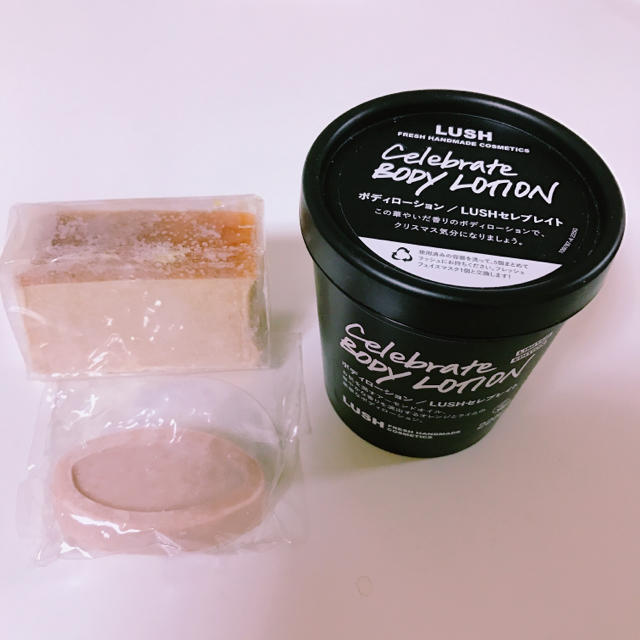 LUSH(ラッシュ)の【未使用】LUSH 3点セット コスメ/美容のボディケア(ボディクリーム)の商品写真