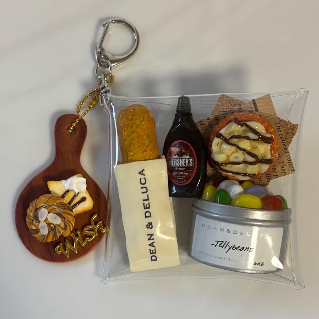 DEAN & DELUCA(ディーンアンドデルーカ)のガチャ詰めポーチ DEAN&DELUCA エンタメ/ホビーのおもちゃ/ぬいぐるみ(キャラクターグッズ)の商品写真