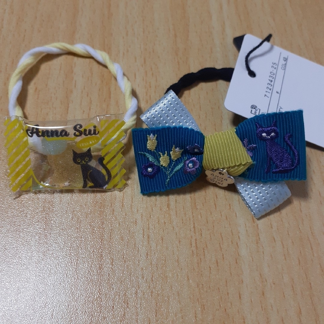 ANNA SUI mini(アナスイミニ)の【新品】 アナスイミニ ヘアゴム ねこ キッズ/ベビー/マタニティのこども用ファッション小物(その他)の商品写真