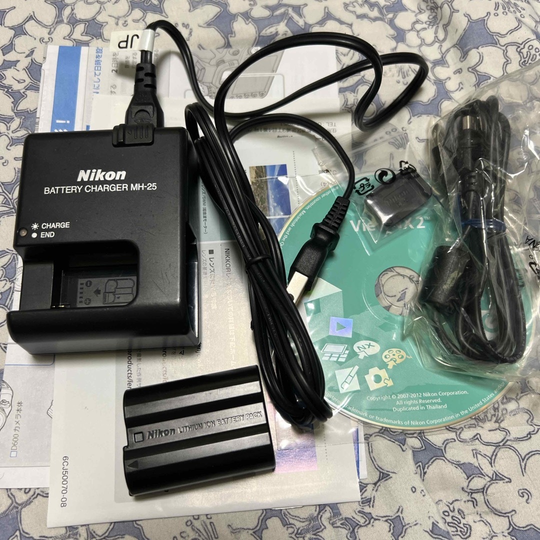 Nikon(ニコン)のNikon ニコン D600＋70-300 4.5-6.3＋18-55mm スマホ/家電/カメラのカメラ(デジタル一眼)の商品写真
