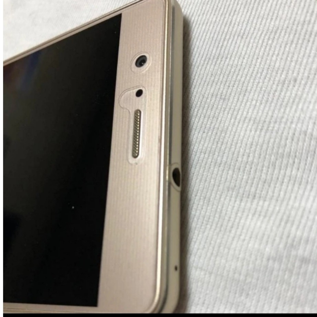 HUAWEI(ファーウェイ)のHUAWEI P9Iite PREMIUMゴールド スマホ/家電/カメラのスマートフォン/携帯電話(スマートフォン本体)の商品写真