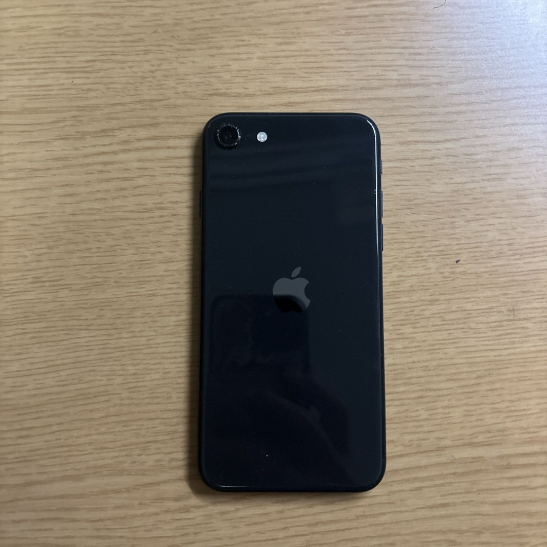 Apple(アップル)のiPhone SE2 スマホ/家電/カメラのスマートフォン/携帯電話(スマートフォン本体)の商品写真
