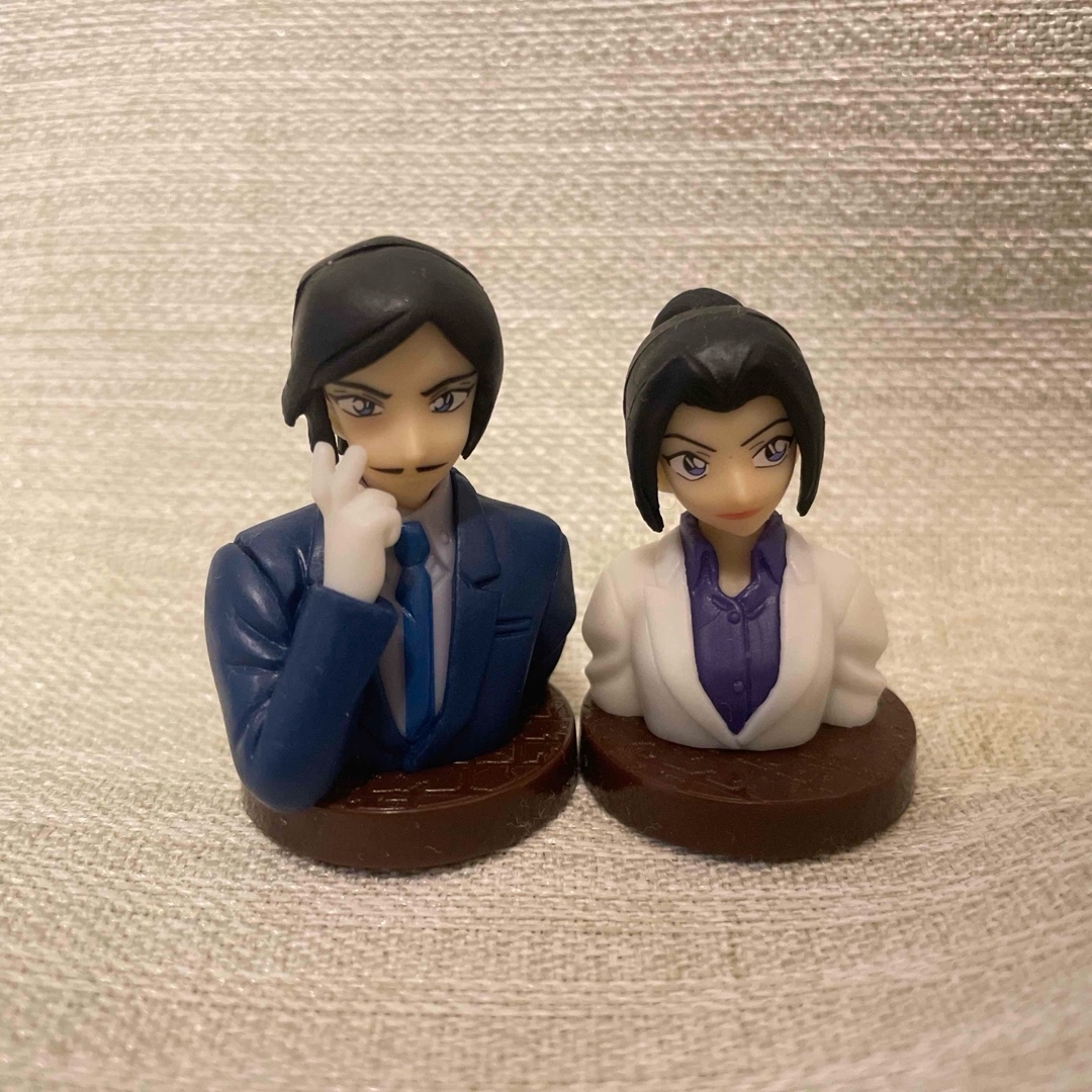 名探偵コナン チョコエッグ 諸伏高明 上原由衣 エンタメ/ホビーのおもちゃ/ぬいぐるみ(キャラクターグッズ)の商品写真