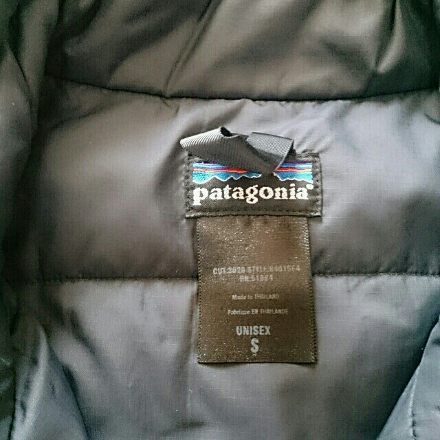 patagonia(パタゴニア)のpatagonia パタゴニア ジップアップ パフ ベスト 黒 メンズのトップス(ベスト)の商品写真