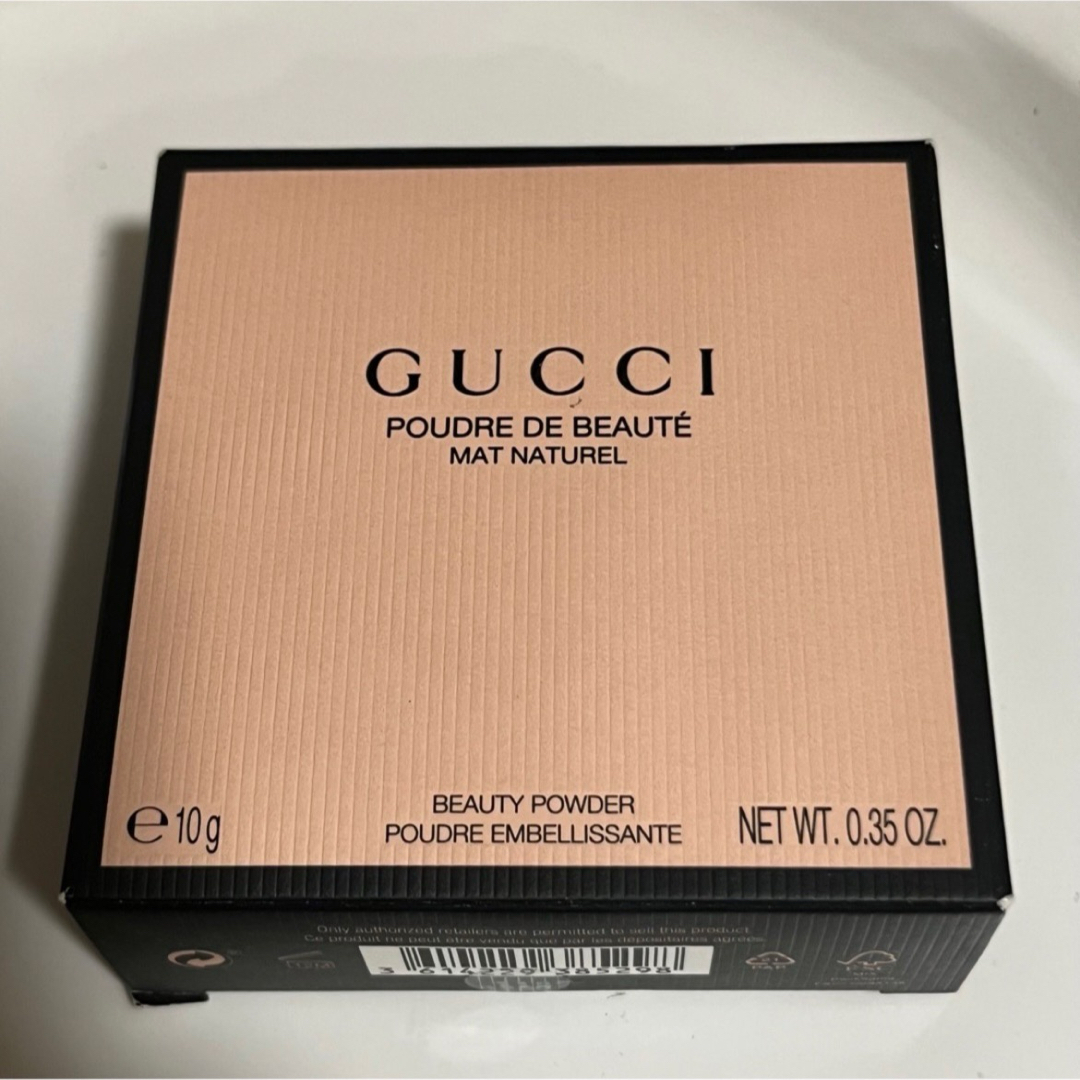 GUCCI(グッチ)のグッチ　ファンデーション  プレスドパウダー コスメ/美容のベースメイク/化粧品(ファンデーション)の商品写真