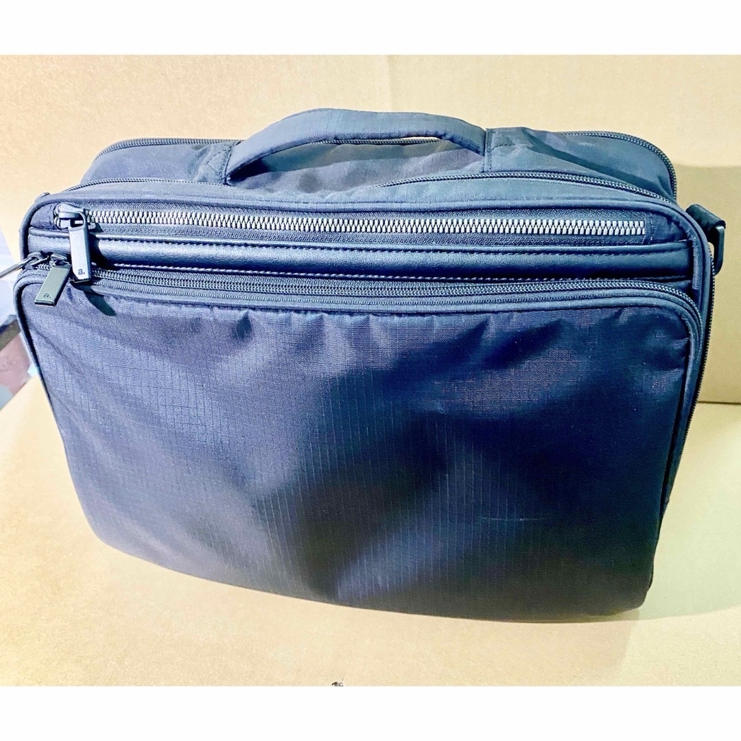 美品　 ace エース軽量ショルダー ブラック　ビジネスバッグ　 型番    ： メンズのバッグ(ビジネスバッグ)の商品写真