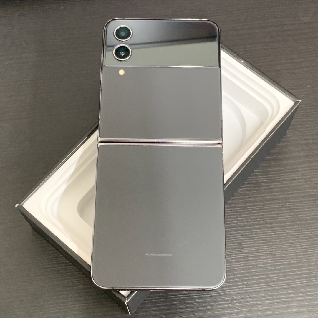 SAMSUNG(サムスン)のジャンク品】Android Galaxy Flip 4｜128gb｜SIMフリー スマホ/家電/カメラのスマートフォン/携帯電話(スマートフォン本体)の商品写真
