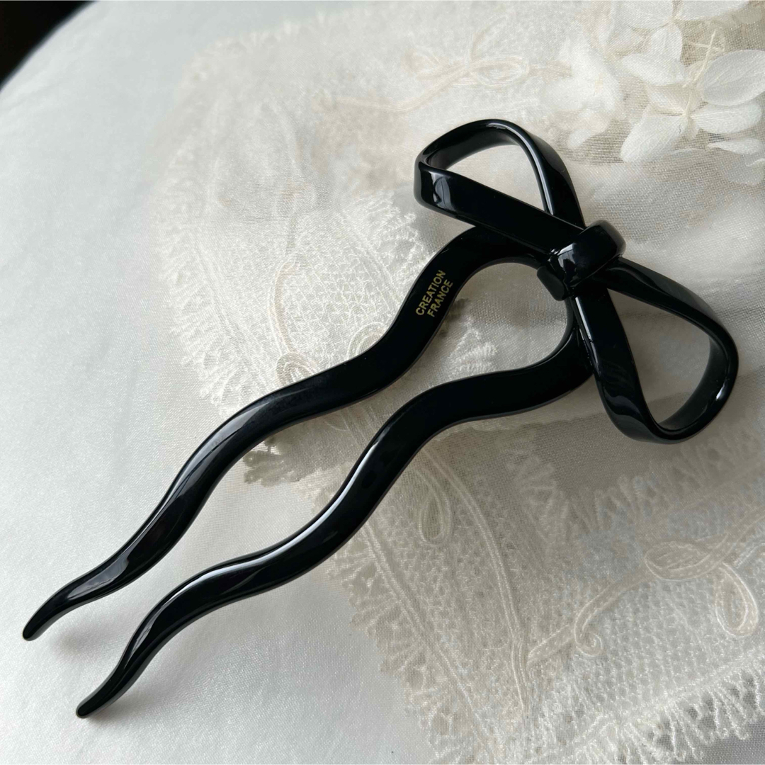 大人可愛いりぼん　コーム　ヘアクリップ／ブラック　アセテート レディースのヘアアクセサリー(バレッタ/ヘアクリップ)の商品写真