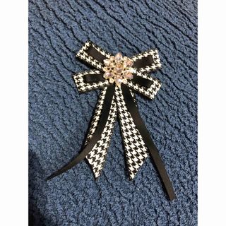 アンクルージュ(Ank Rouge)のビジュー　千鳥格子　リボン　ブローチ　新品(ブローチ/コサージュ)