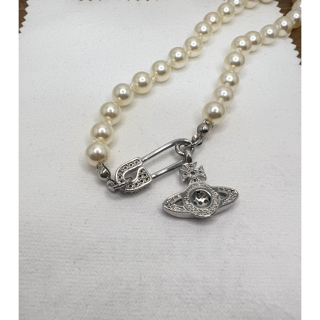 ヴィヴィアンウエストウッド 安全ピン　パールネックレス ☆vivienne westwood☆パール 安全ピン ロゴ ネックレス
