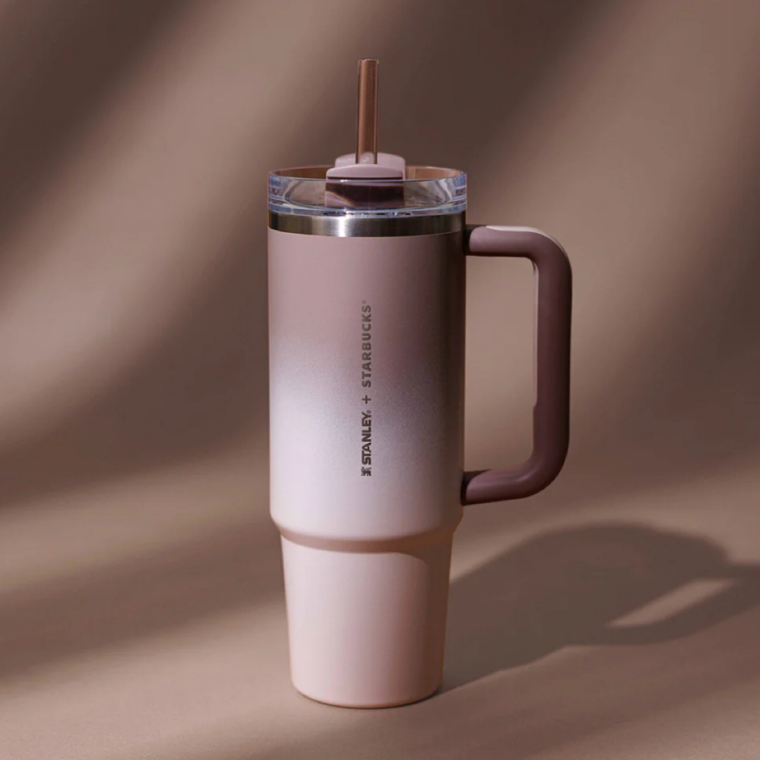 Starbucks Coffee(スターバックスコーヒー)の【海外スタバ】30ozスタンリー クエンチャータンブラー インテリア/住まい/日用品のキッチン/食器(タンブラー)の商品写真