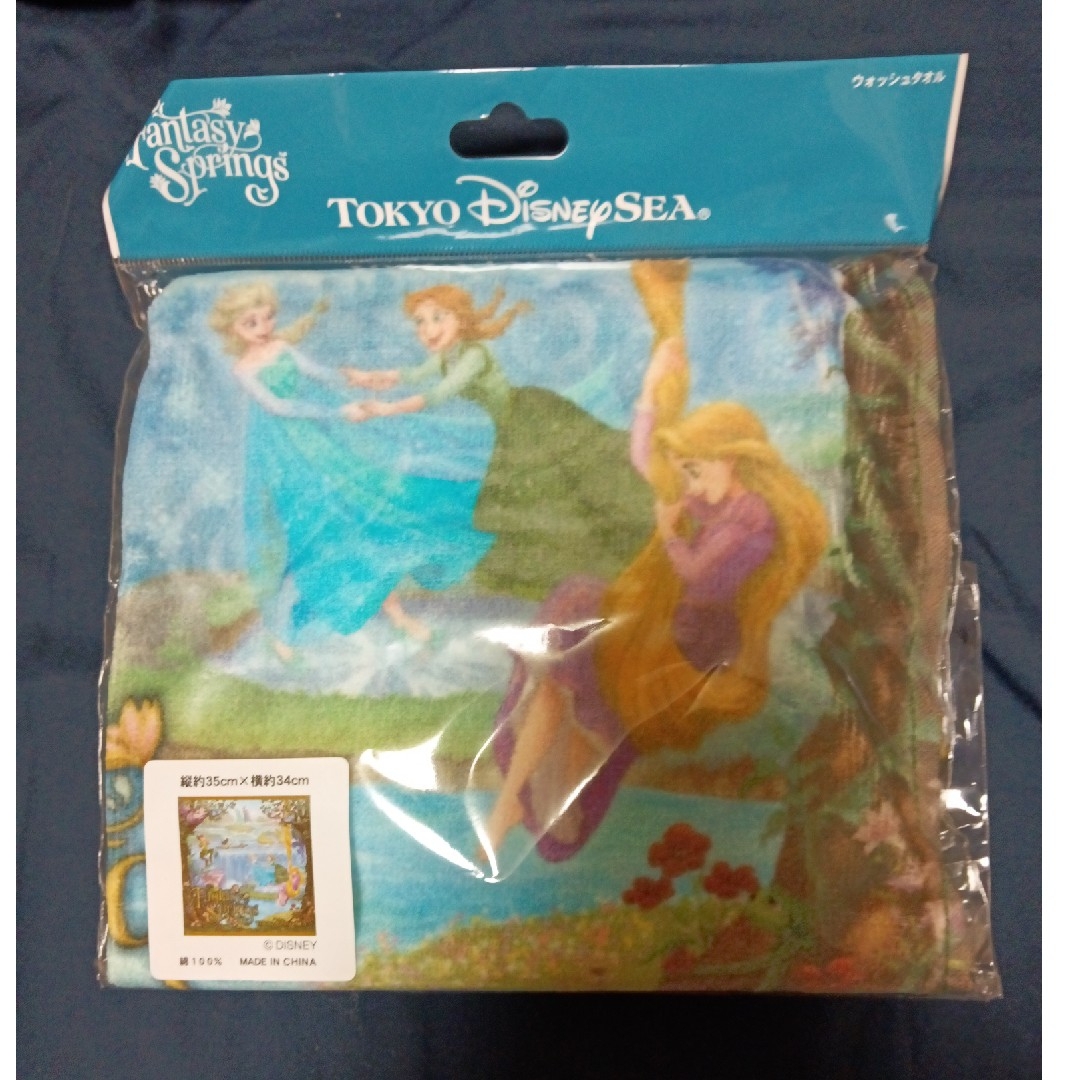Disney(ディズニー)の東京ディズニーシーウォッシュタオルファンタジースプリングスラプンツェル エンタメ/ホビーのアニメグッズ(タオル)の商品写真