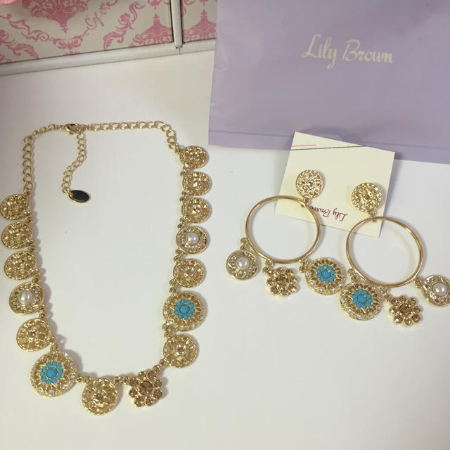 Lily Brown(リリーブラウン)のリリーブラウン ピアス＆ネックレス レディースのアクセサリー(ネックレス)の商品写真