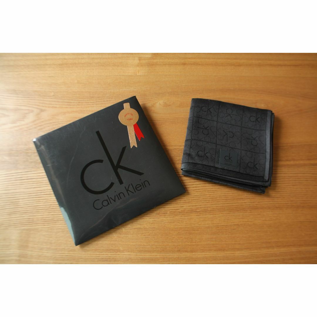 Calvin Klein(カルバンクライン)のメンズハンカチ★ck Calvin Kleinシーケー　カルバンクライン★未使用 メンズのファッション小物(ハンカチ/ポケットチーフ)の商品写真