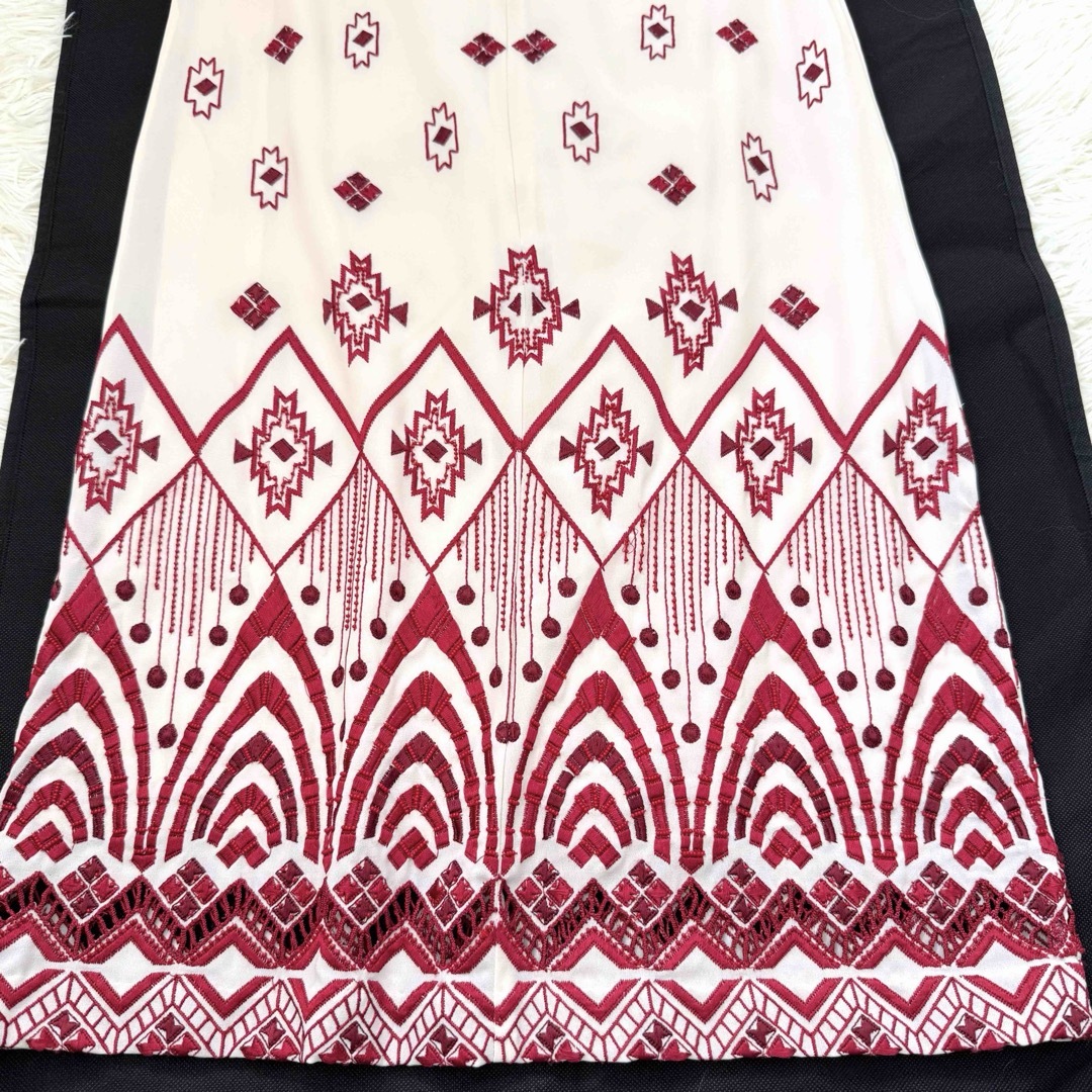 GRACE CONTINENTAL(グレースコンチネンタル)のタグ付＊未使用品✨グレースコンチネンタル インド刺繍 ワンピース 36 キナリ レディースのワンピース(ひざ丈ワンピース)の商品写真