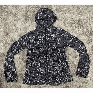 ナイキ(NIKE)のNIKE パーカー(ナイロンジャケット)
