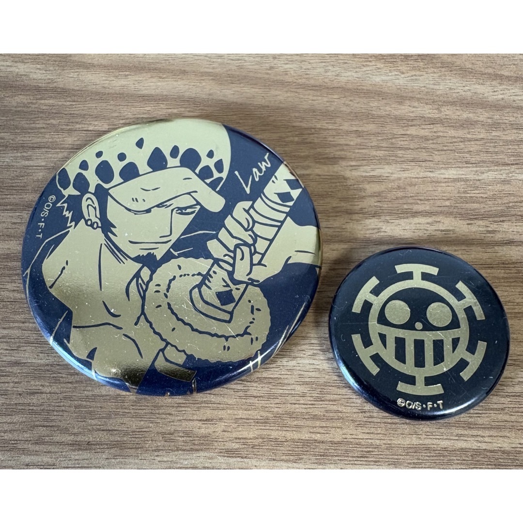 ONE PIECE(ワンピース)のONE PIECE トラファルガー・ロー 缶バッジ エンタメ/ホビーのおもちゃ/ぬいぐるみ(キャラクターグッズ)の商品写真