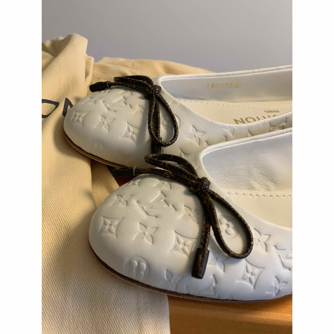 【名入れ無料】 LOUIS VUITTON - 新品未使用✨LOUIS VUITTON ホワイト フラット 靴