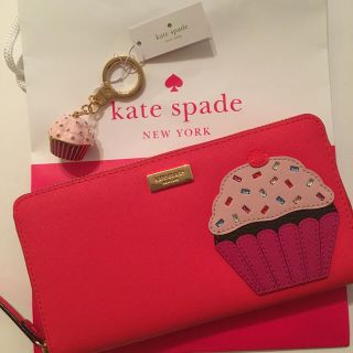 ケイトスペードニューヨーク(kate spade new york)の新品ケイトスペード ペアでお得で可愛い❣️カップケーキ 長財布&チャーム(財布)