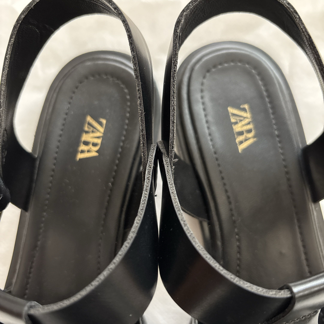 ZARA - ZARA フラットソールファンシーサンダルの通販 by つむぎ