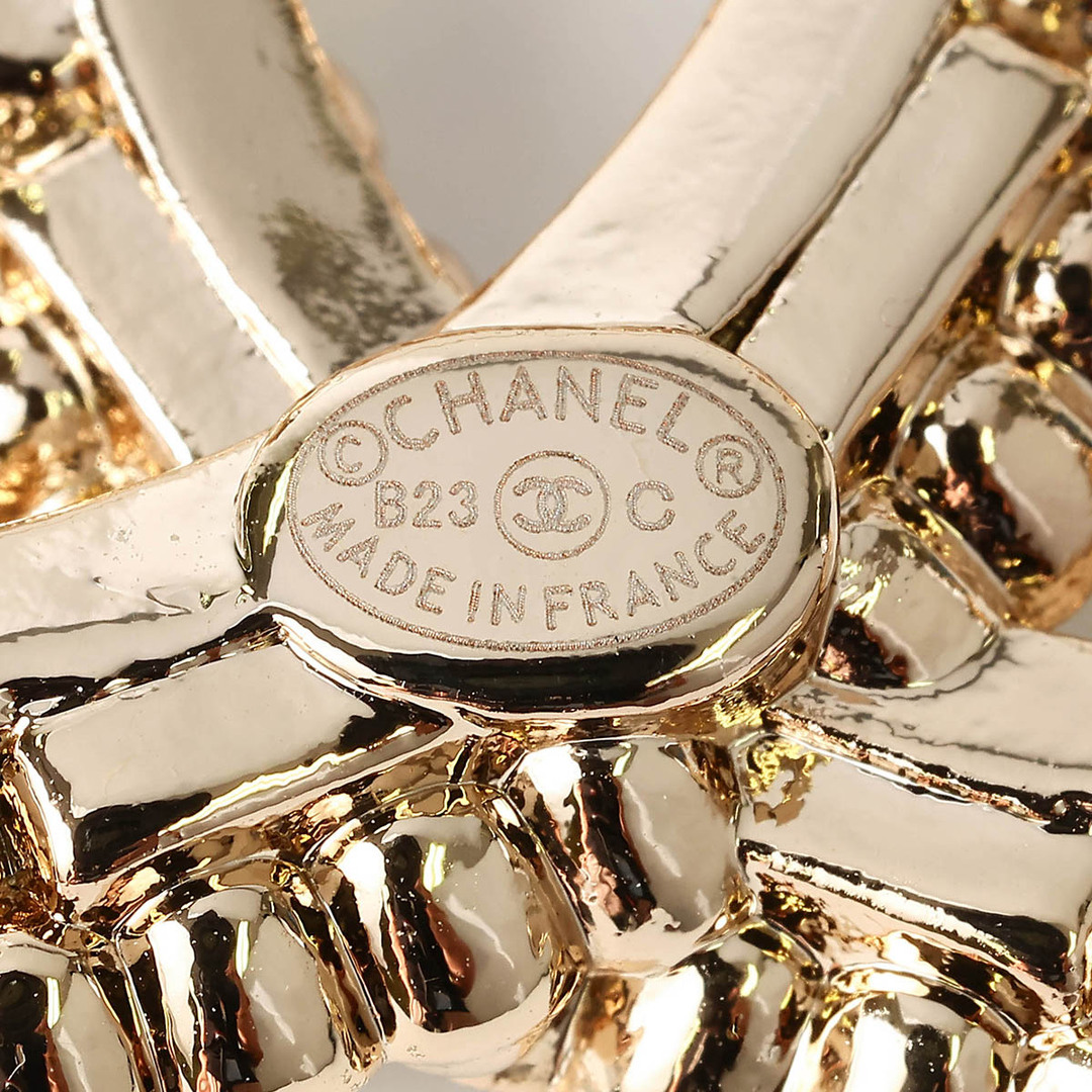 【ゴージャスな印象に♪】CHANEL クリスタル＆ゴールド ブローチ CHANEL - 新品 シャネル CHANEL ブローチ ブローチ ゴールドの