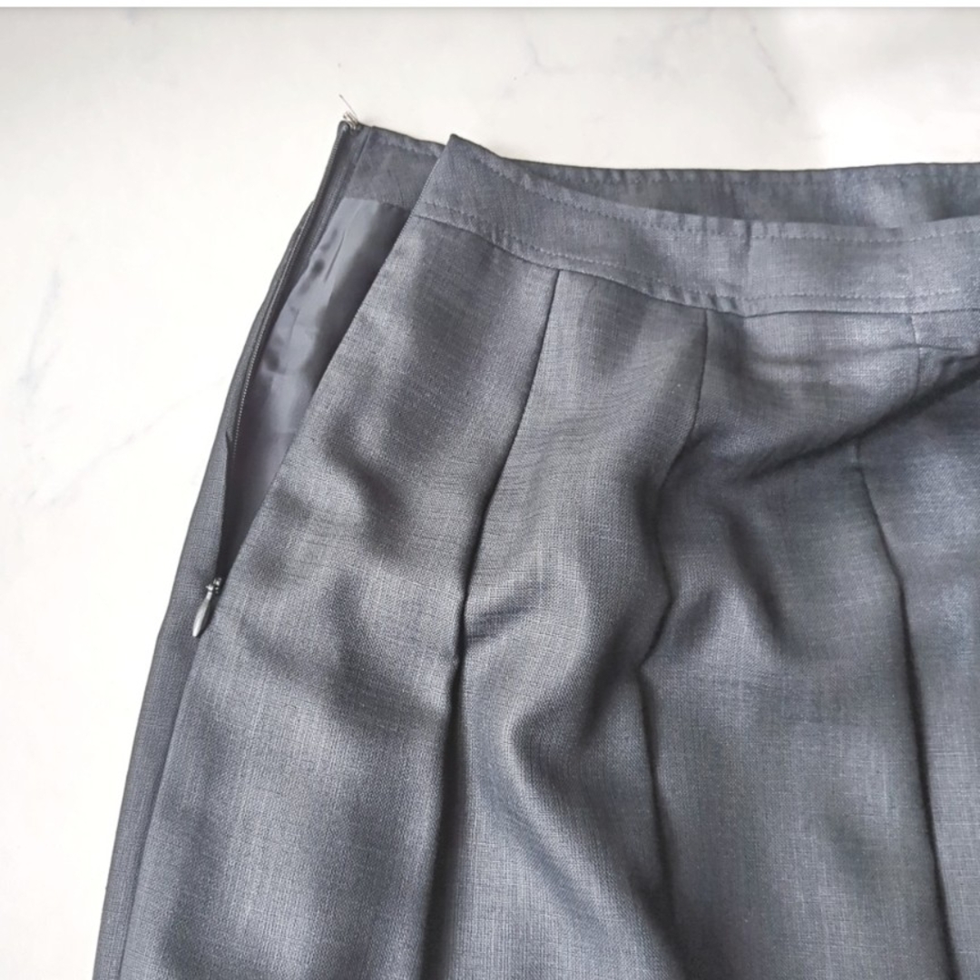 アンシェピ　裾ラインスカート　ツートンカラー　W64　フレアスカート レディースのスカート(ひざ丈スカート)の商品写真