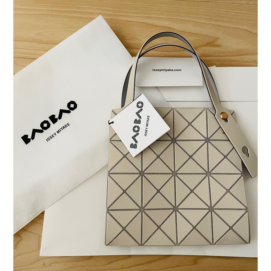 【新品未使用】BAOBAO carat ベージュ BaoBaoIsseyMiyake - 新品♡バオバオ カラット ♡ベージュ
