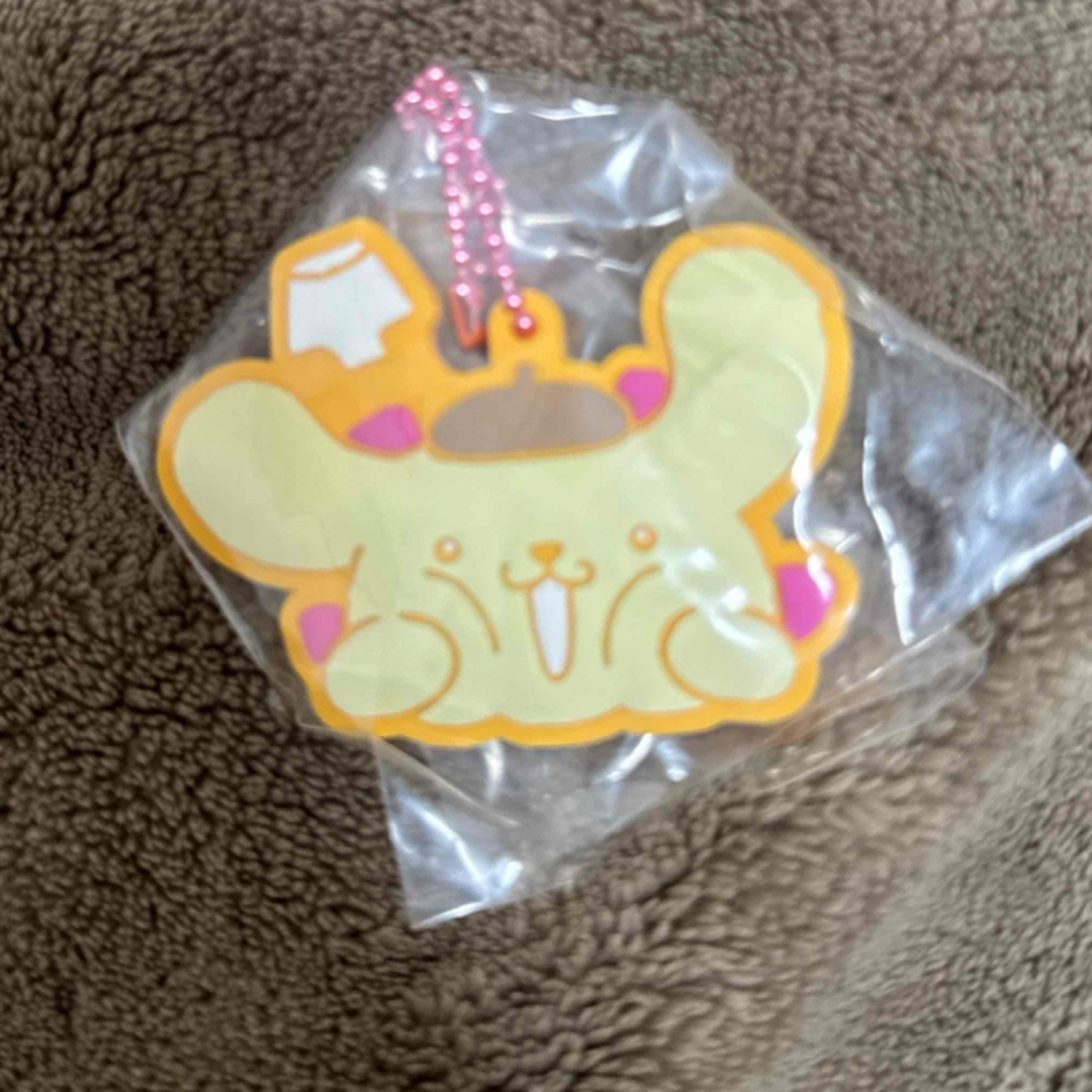 ポムポムプリン(ポムポムプリン)のブラックジャックコラボサンリオキーホルダー エンタメ/ホビーのおもちゃ/ぬいぐるみ(キャラクターグッズ)の商品写真