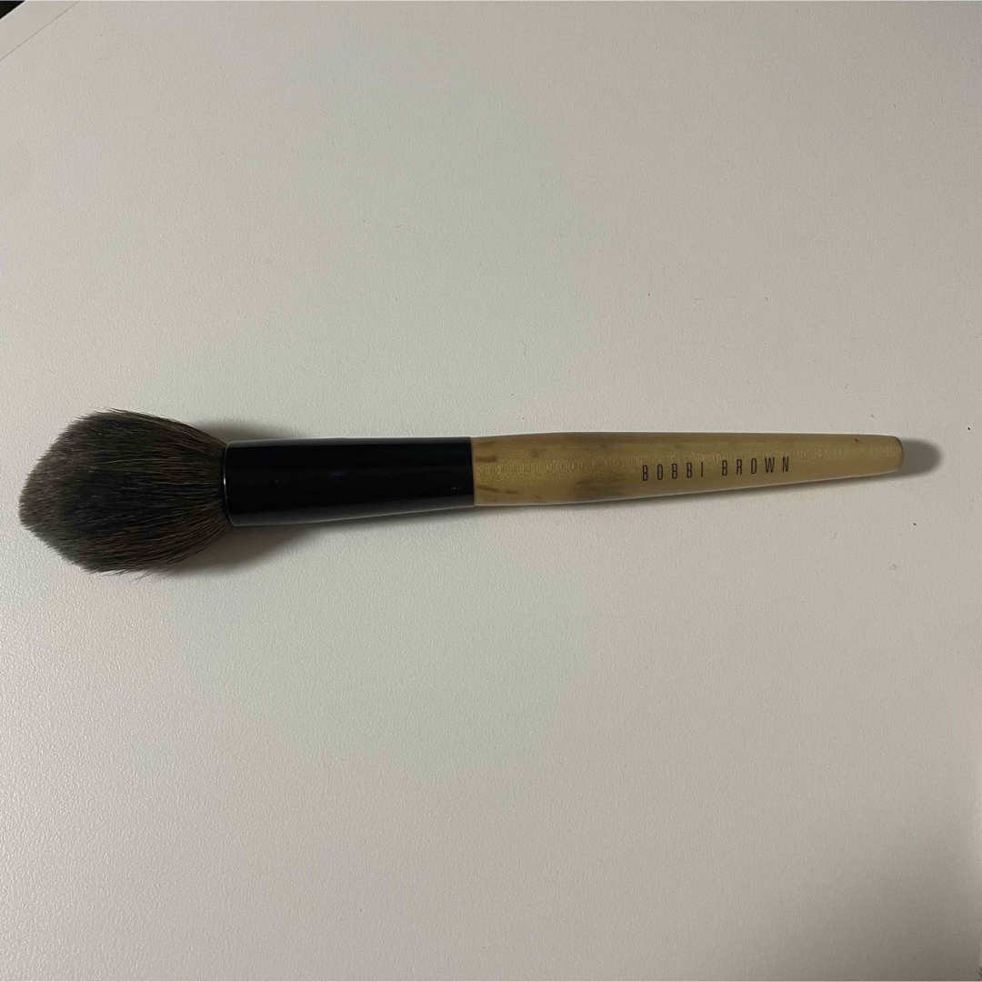 BOBBI BROWN(ボビイブラウン)のボビーブラウン BOBBI BROWN ブラシ パウダーブラシ メイク 筆 コスメ/美容のメイク道具/ケアグッズ(ブラシ・チップ)の商品写真