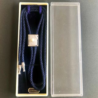 美品 本真珠 ループタイ 紐タイ ネイビー フォーマル ヴィンテージ 昭和レトロ(ネクタイ)