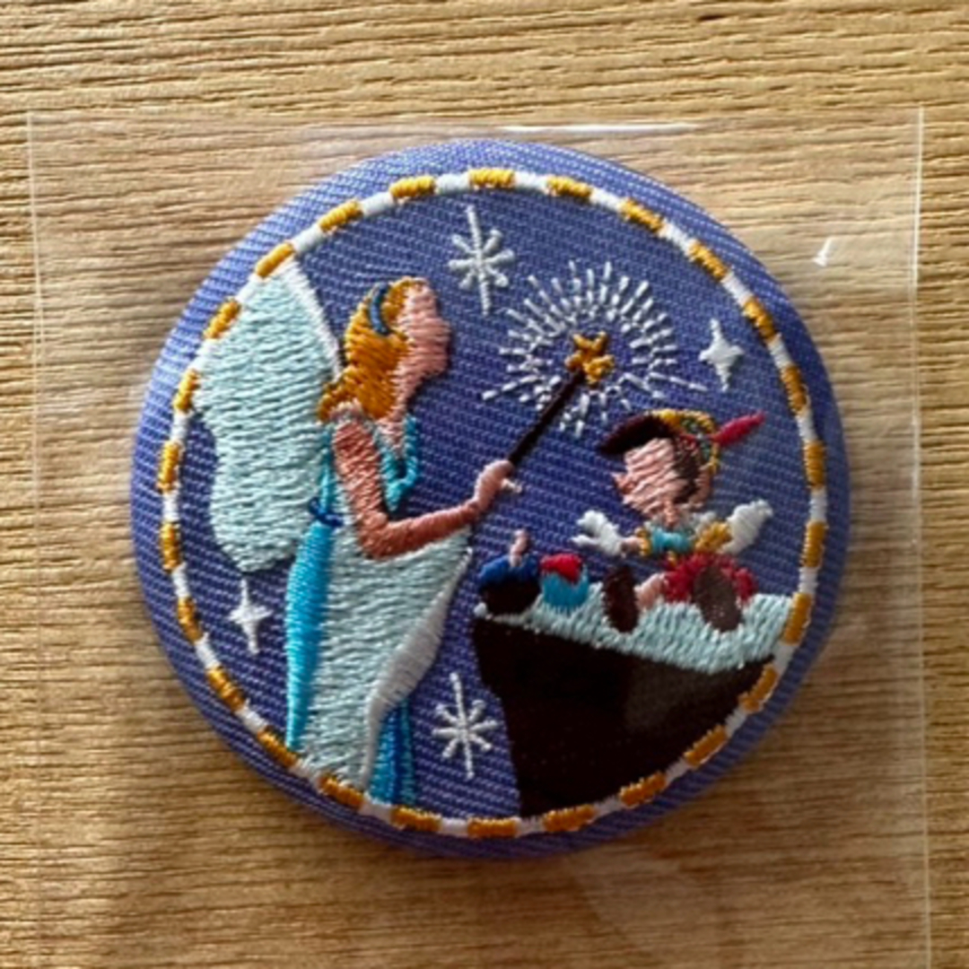 BANDAI(バンダイ)のDisney Characters 刺缶バッジビスケット ピノキオ エンタメ/ホビーのおもちゃ/ぬいぐるみ(その他)の商品写真