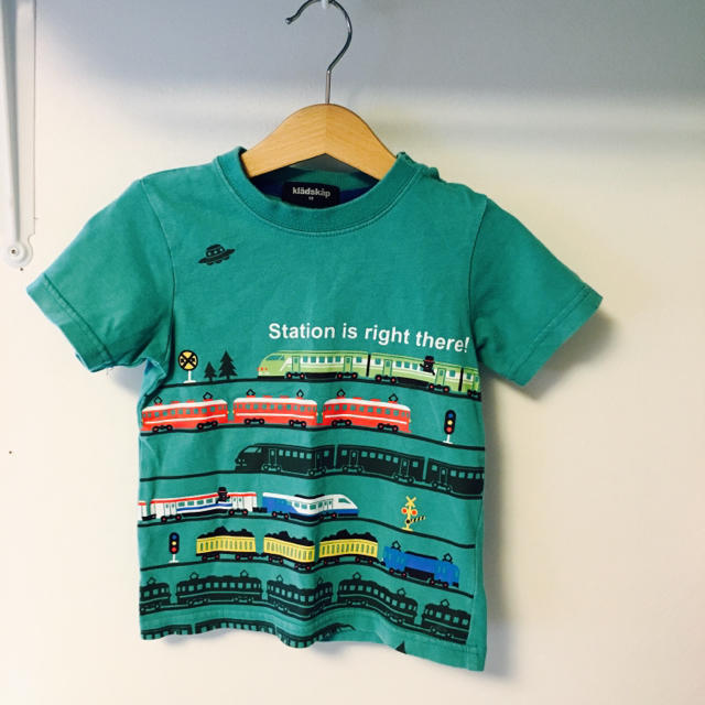 kladskap(クレードスコープ)のkladskap 90サイズ 電車柄Ｔシャツ キッズ/ベビー/マタニティのキッズ服男の子用(90cm~)(Tシャツ/カットソー)の商品写真